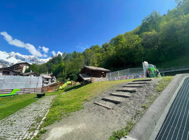 202305-courmayeur-area-bimbi-via-marconi