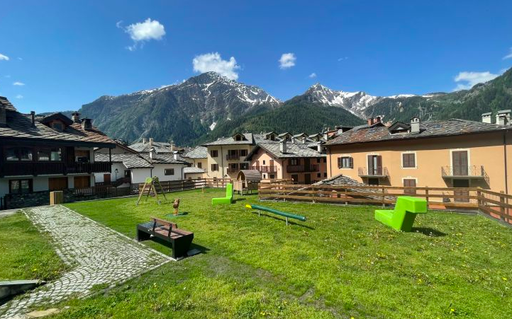 202305-courmayeur-area-bimbi-via-marconi