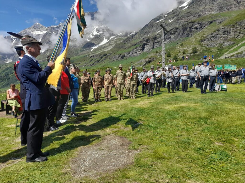 20230701-valle-daosta-cervinia-breuil-commemorazione-battaglione-monte-cervino-alpini