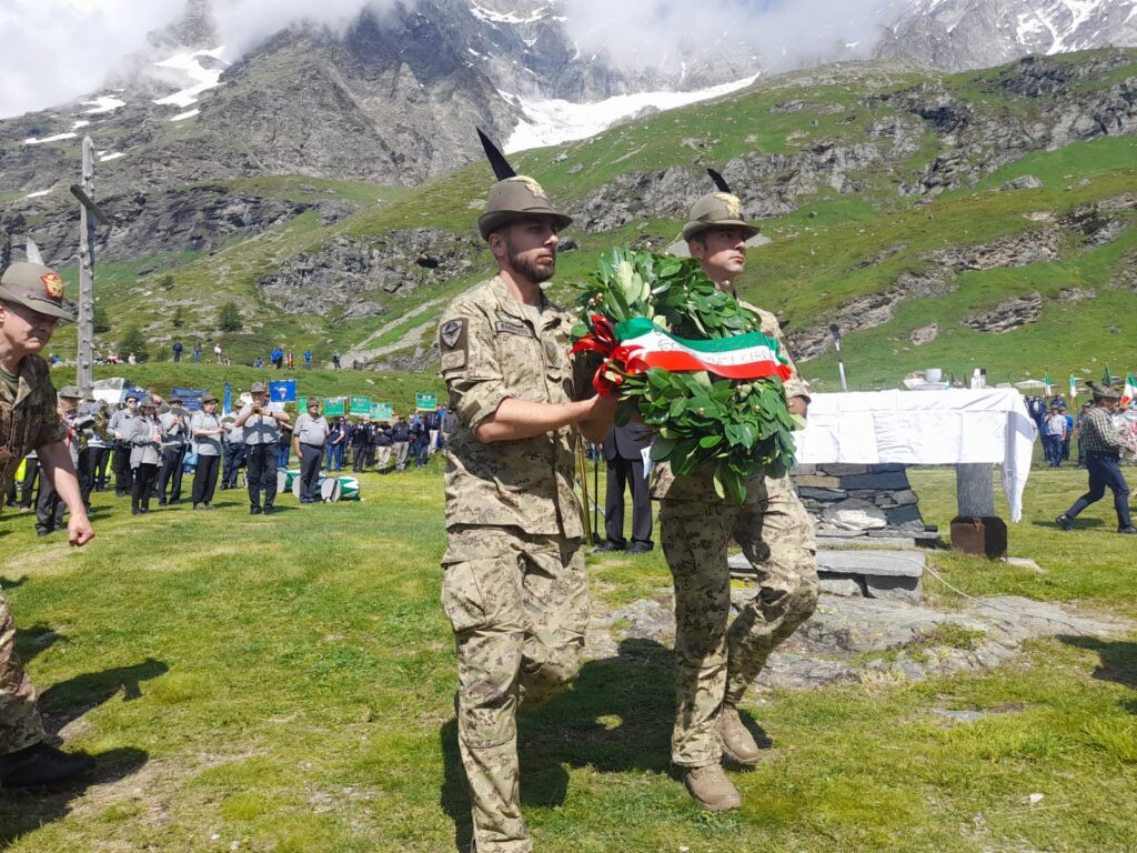 20230701-valle-daosta-cervinia-breuil-commemorazione-battaglione-monte-cervino-alpini