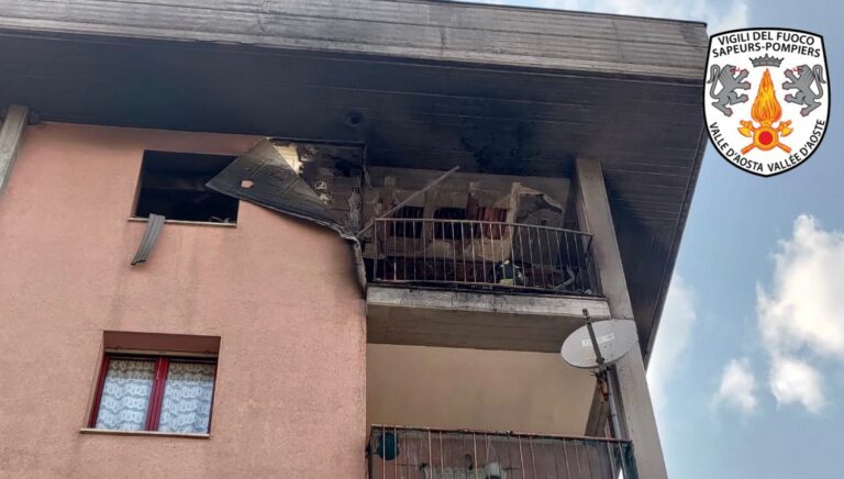 Aosta: incendio in un appartamento