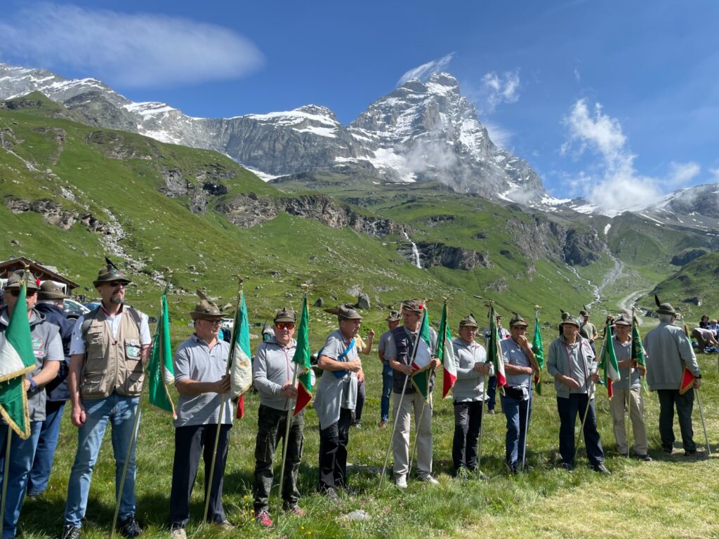 20230701-valle-daosta-cervinia-breuil-commemorazione-battaglione-monte-cervino-alpini