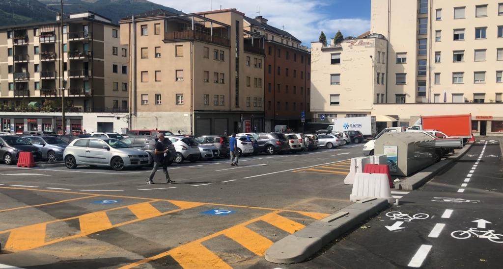 Aosta: piace ma anche no la nuova piazza Plouves
