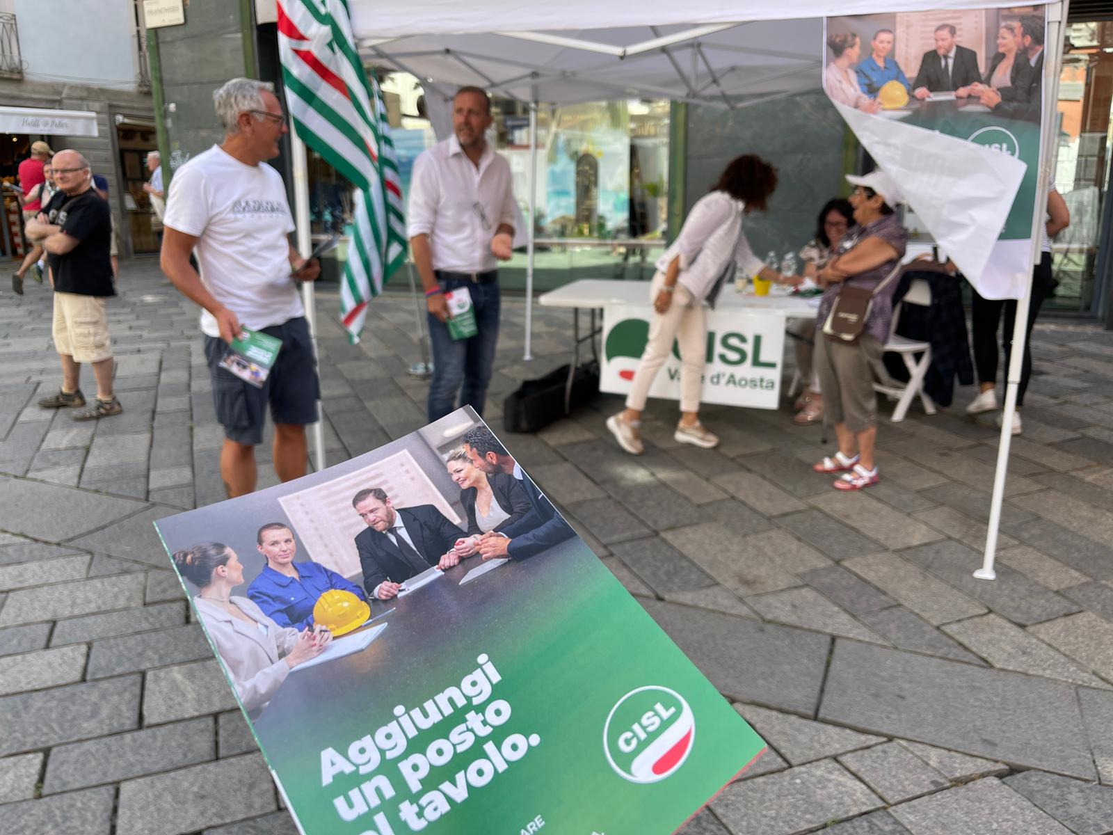 La partecipazione al lavoro: raccolta firme anche in VdA