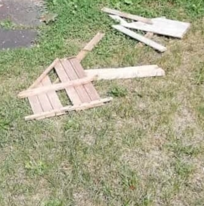 20230831-valle-daosta-issogne-vandali-parco-giochi-gazebo