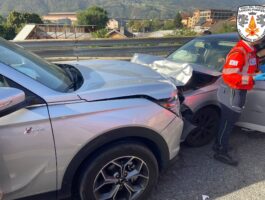 Aosta: incidente stradale sul cavalcavia sopra il Quartiere Dora