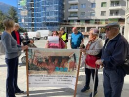 Caro-affitti case Arer: la protesta dell\'associazione Quartiere Cogne