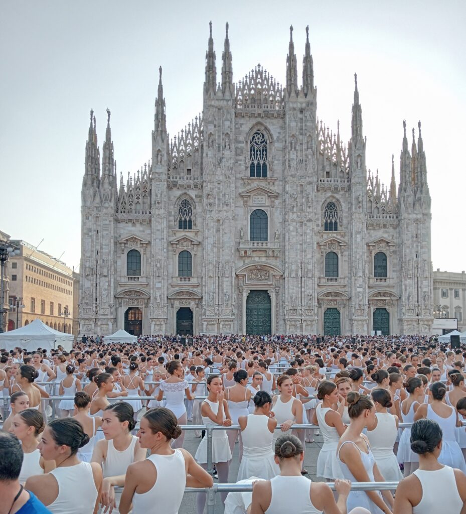 2300 Ballerine In Piazza Duomo ballo in bianco roberto bolle 11 SETTEMBRE 2023