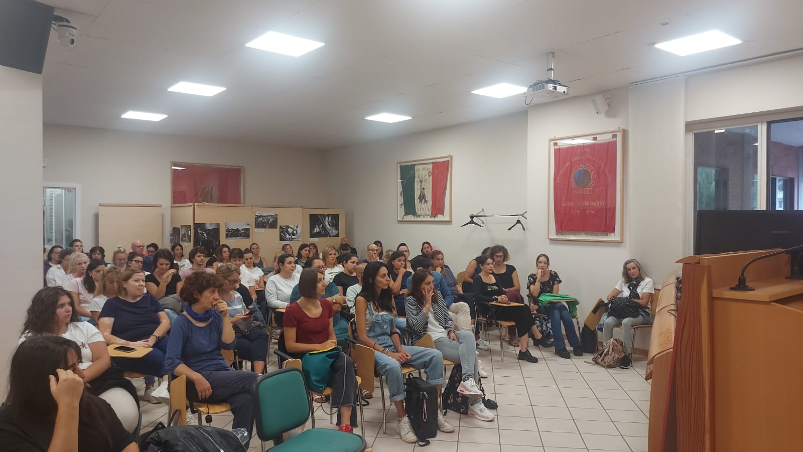 Operatori di sostegno chiedono lavoro stabile e retribuzione adeguata