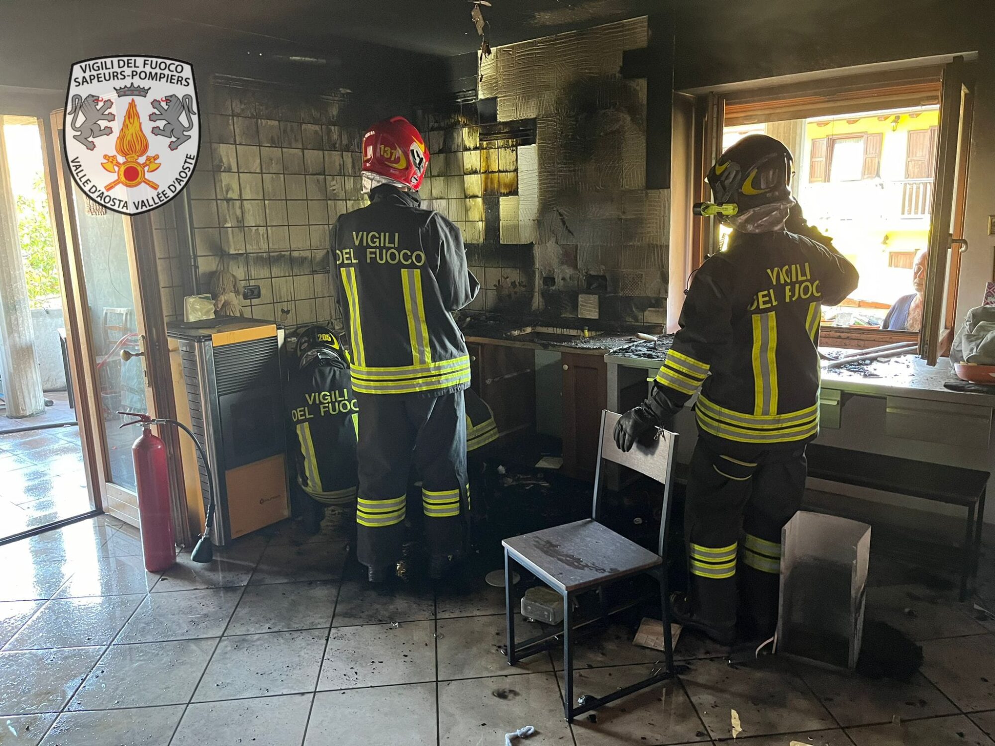 Pollein: abitazione in fiamme
