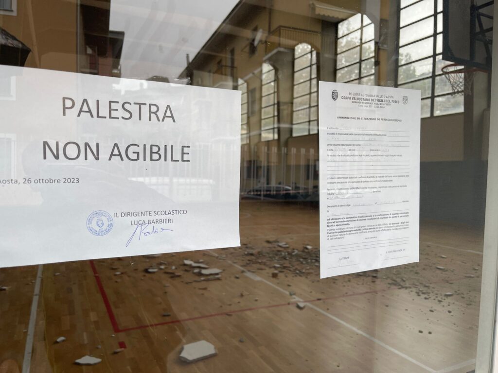 aosta-inagibile-la-palestra-della-scuola-saint-roch-bobine-tv