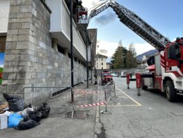 Aosta: crolla una parte di intonaco del Mercato coperto