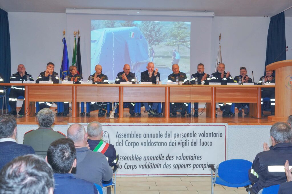 20231112-valle-daosta-assemblea-vigili-fuoco-volontari