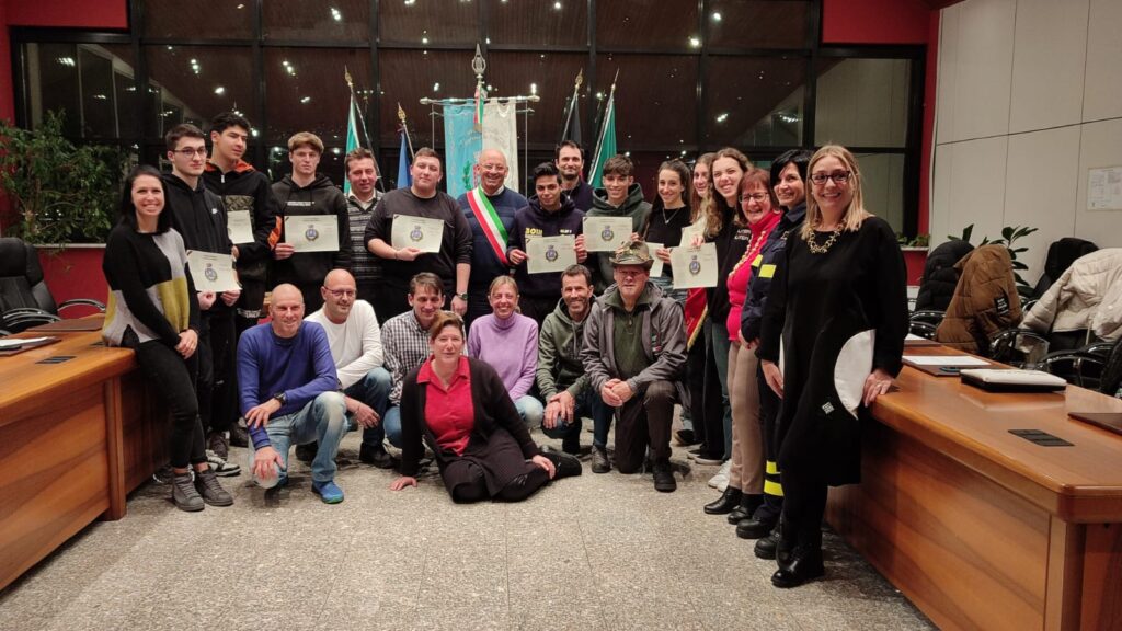 I Neodiciottenni Di Pollein Con Il Consiglio Comunale E Le Associazioni Del Territorio