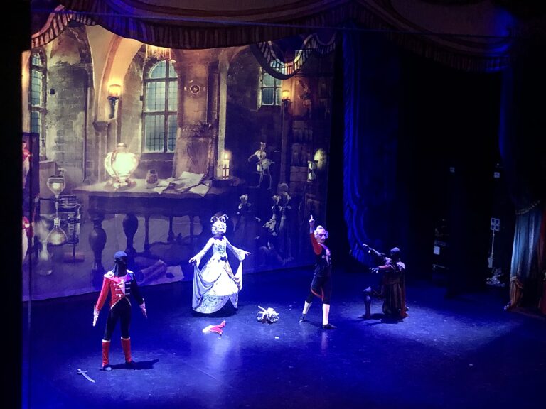Un'atmosfera natalizia e magica con "Lo Schiaccianoci" al Teatro Splendor di Aosta