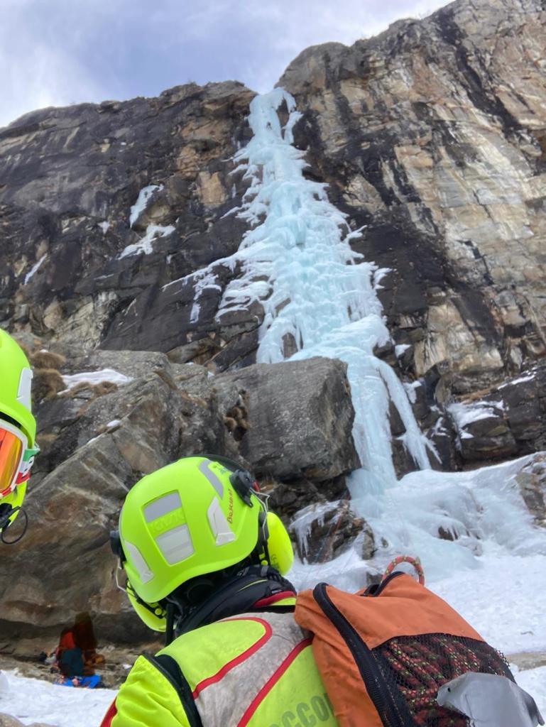 Cogne: un ghiacciatore ferito sulla cascata Repentance