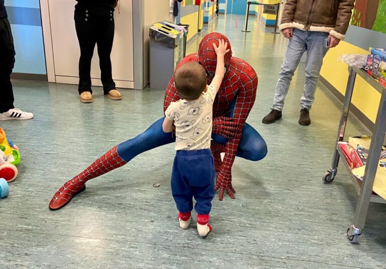 Spiderman alla Pediatria del Beauregard