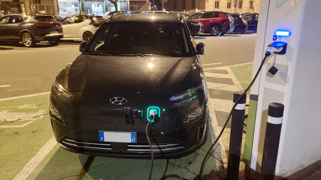 auto elettrica ricarica aosta