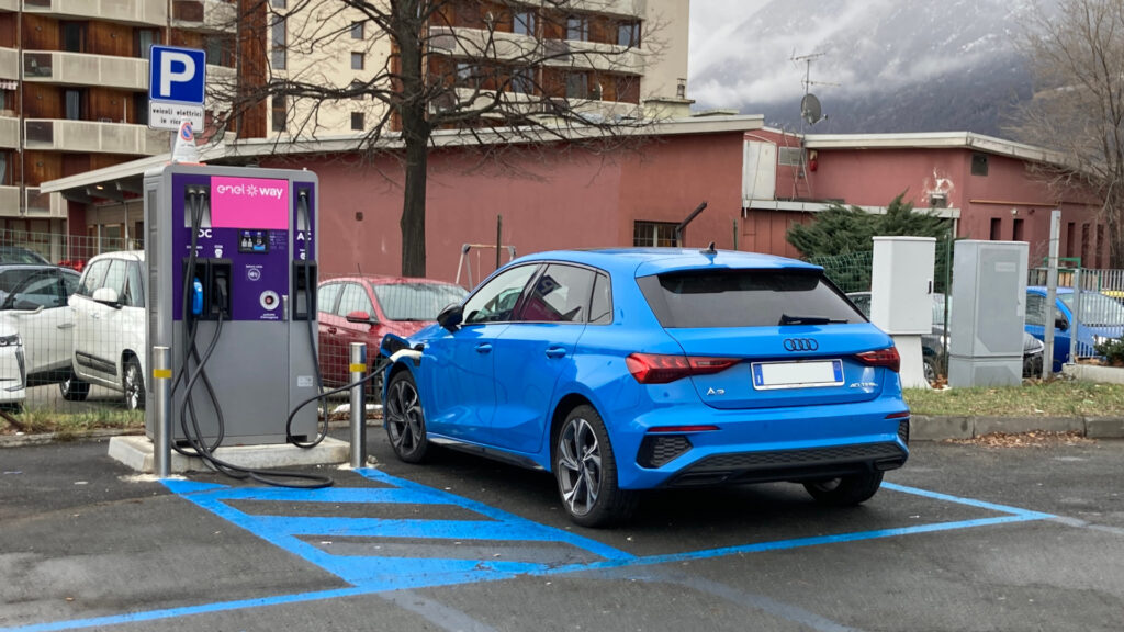 auto ibrida ricarica aosta