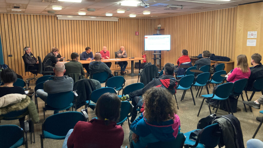 Il pubblico presente all'incontro sul Parco nazionale Gran Paradiso e il Complemento per lo sviluppo rurale 2023-2027
