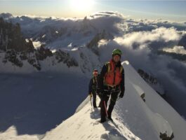 Cercasi finti clienti per aspiranti guide alpine