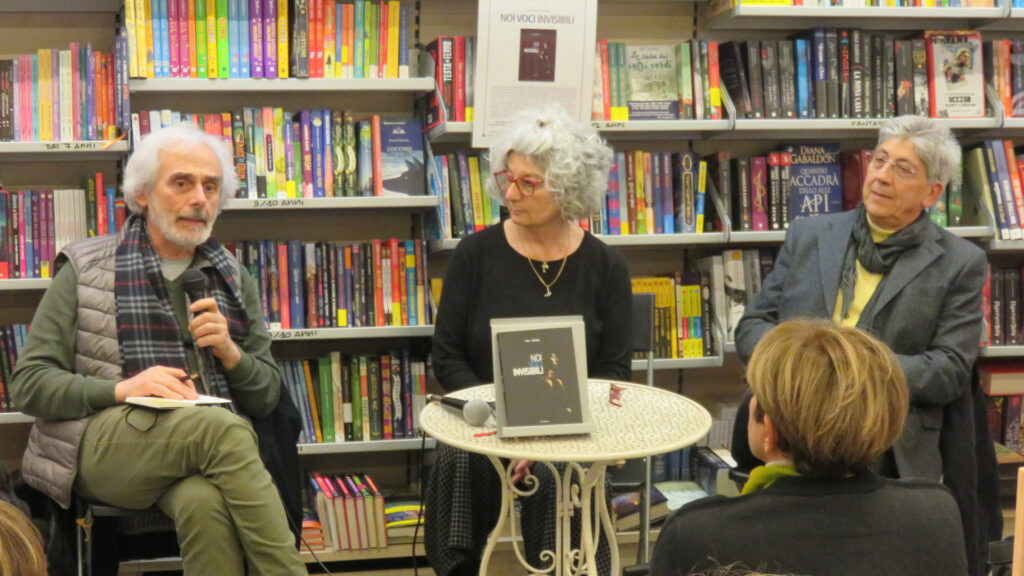 Nicola Alessi, Antonia Bassignana e Maurizio Schininà durante la presentazione del volume 'Noi, voci invisibili'