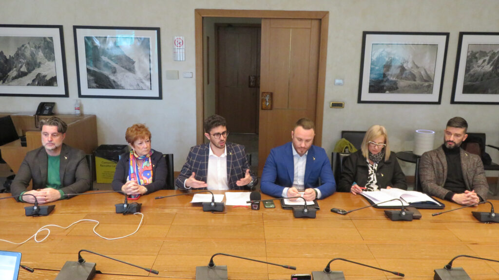 Da sinistra. Christian Ganis, la presidente della Lega VdA Marialice Boldi, Erik Lavy, Andrea Manfrin, Raffaella Foudraz e Simone Perron