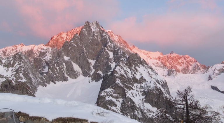 Sci all'alba a Courmayeur