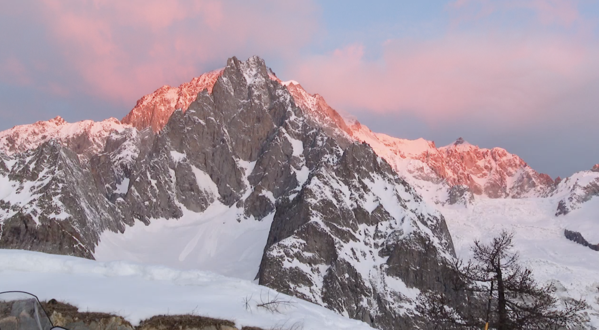 Sci all’alba a Courmayeur