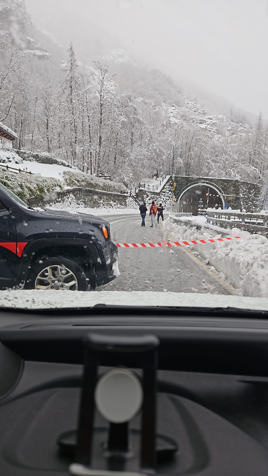 Pericolo valanghe: le strade chiuse
