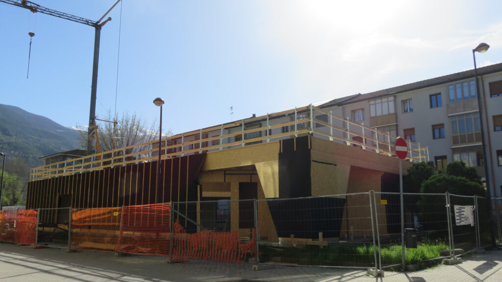 Il cantiere dell'asilo nido del quartiere Dora di Aosta