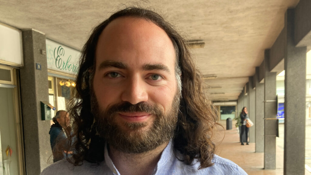 Andrea John Déjanaz, candidato nella lista di Alleanza Verdi Sinistra nella circoscrizione Italia Nord Occidentale delle elezioni per il rinnovo del Parlamento europeo