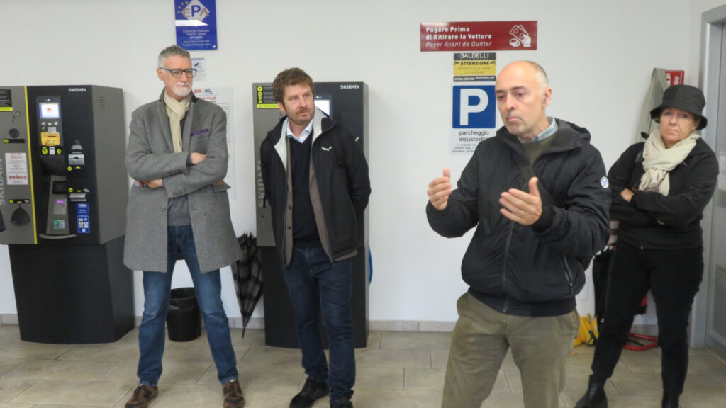 L'assessore comunale Loris Sartore, Marco Giuppone di 'Bicincittà Srl', il dirigente comunale Andrea Florio e la funzionaria della Regione Elena Landi