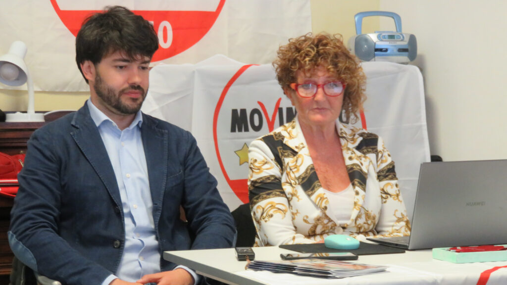 Sean Sacco e Patrizia Pradelli durante la presentazione ad Aosta