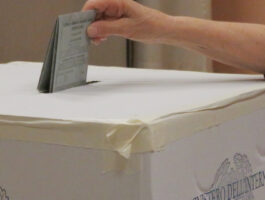 Pronti i moduli per raccogliere e accettare firme e candidature per il Consiglio Valle