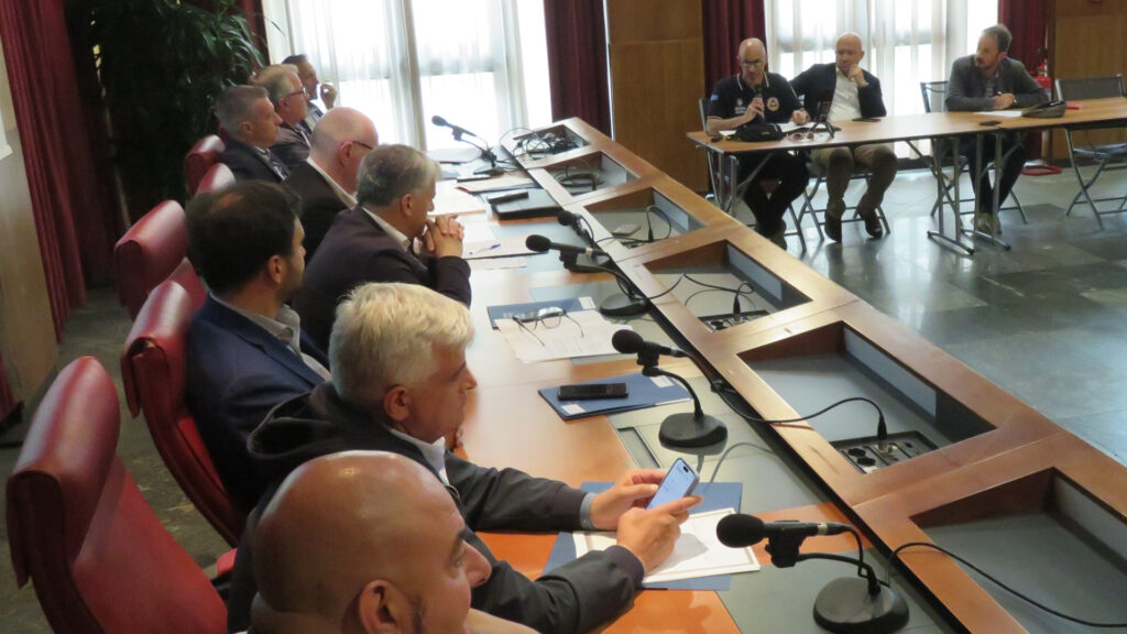 Valerio Segor racconta l'evolversi della situazione a Cogne ed a Breuil Cervinia durante la conferenza stampa della Giunta regionale