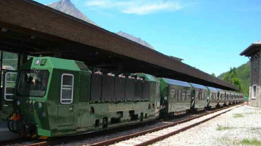 Il trenino Cogne-Pila dopo la sua conversione 'turistica'