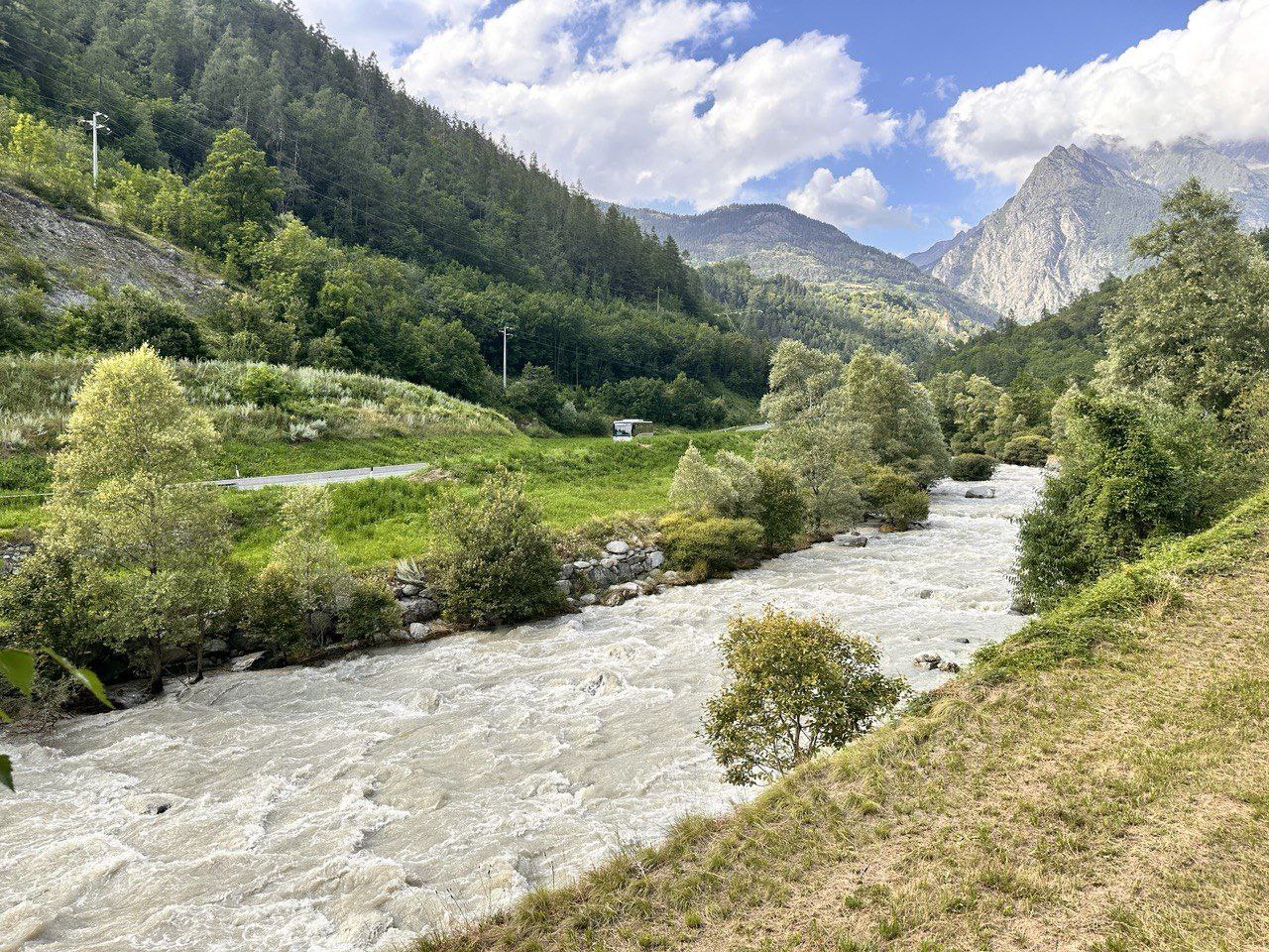 Alleggerimento della diga di Place Moulin in corso