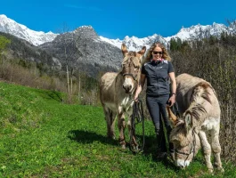 Donkey slow trekking al lago Checrouit