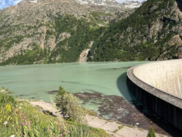 Due giorni di scarico dalla diga di Place Moulin