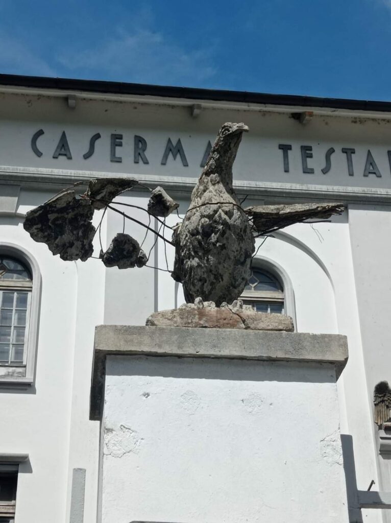 Aquila Testa Fochi Vandali