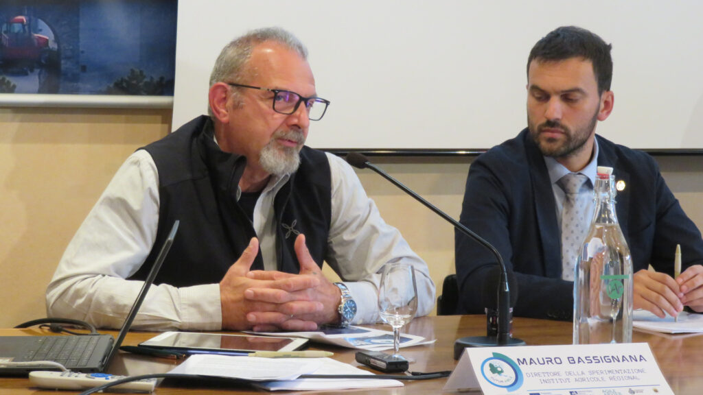 Mauro Bassignana, direttore della sperimentazione dell'Institut Agricole Régional e Marco Carrel, assessore regionale all'agricoltura e risorse naturali
