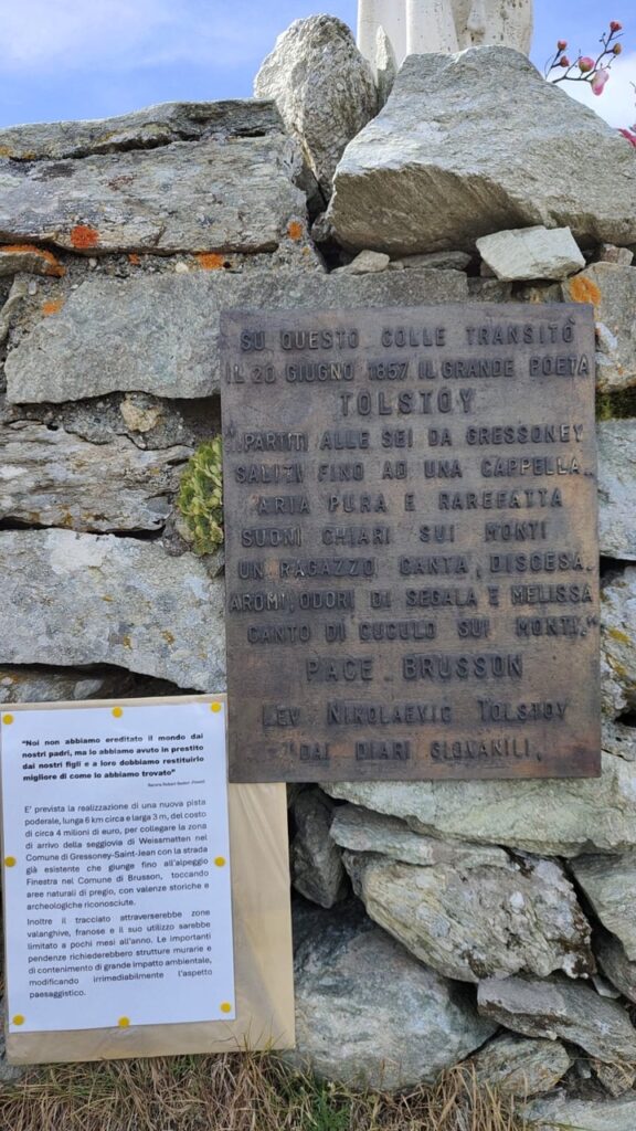 Targa che ricorda il passaggio di Lev Tolstoj al Col Ranzola