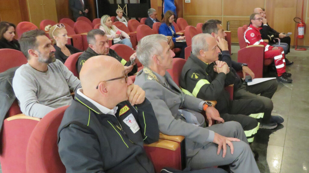 I responsabili dei vari enti che collaborano all'esercitazione della Protezione civile valdostana