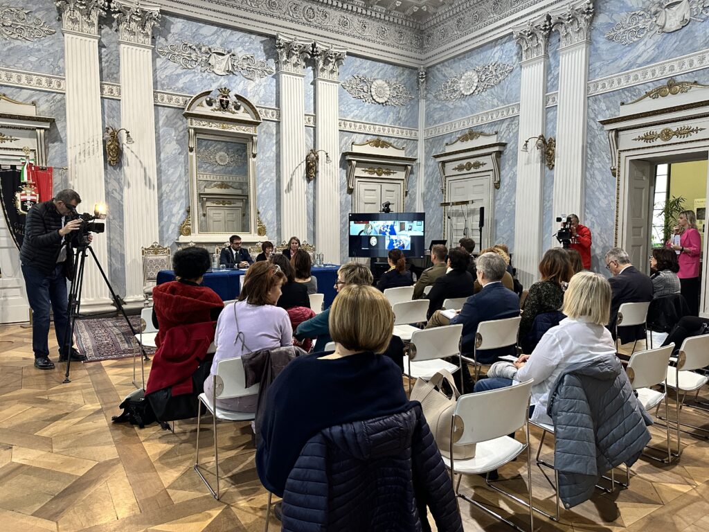 Si Esprimono In Genere Nella Parlata Locale