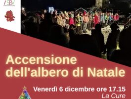 Luce e canti per l\'accensione dell\'albero di Natale a Saint-Christophe