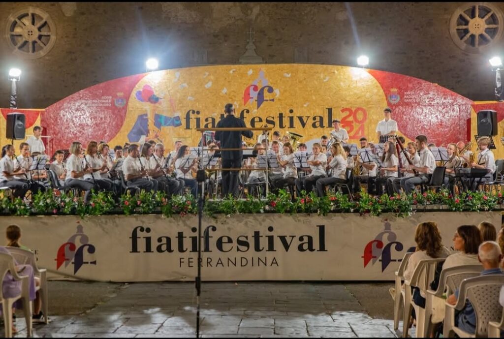 Il Corps Philarmonique de Châtillon diretto da Davide Enrietti