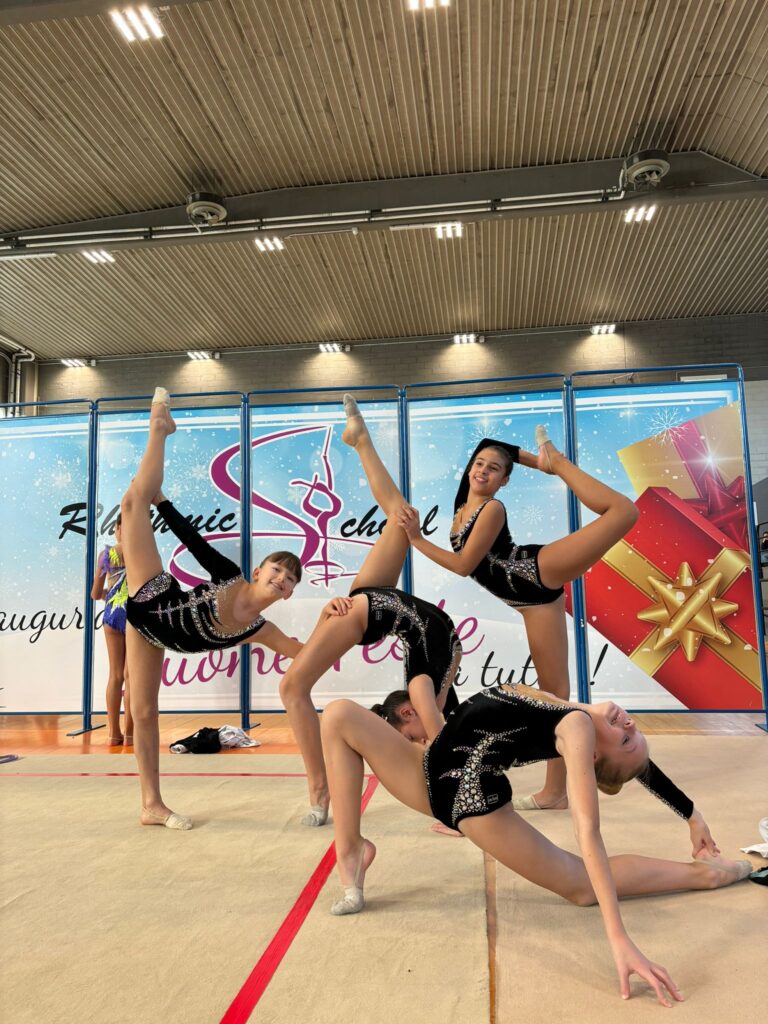 Da Sn Viola Di Francesco, Candice Grosjacques, Aline Graiani, Alessia Bordet