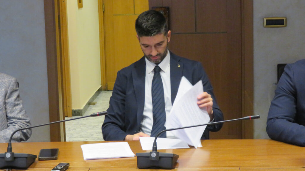 Il consigliere regionale Simone Perron