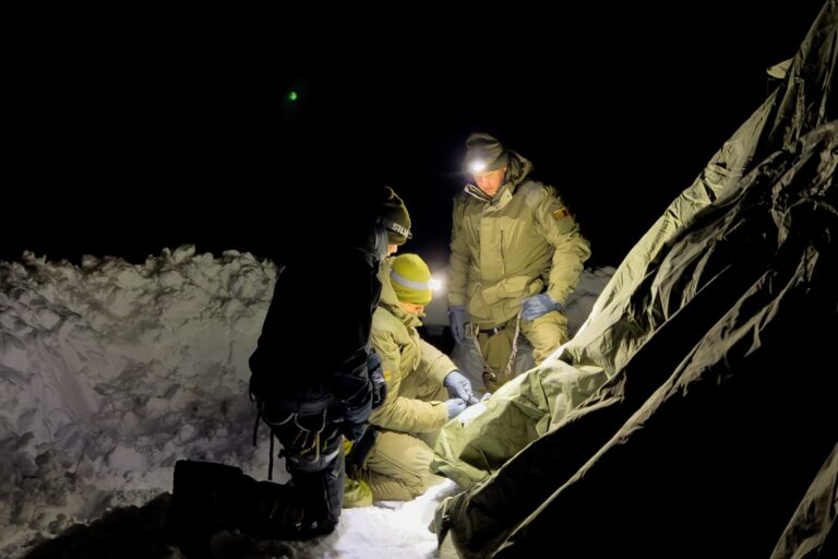 Truppe alpine e università sul Monte Bianco per Campo Alta Quota 2024